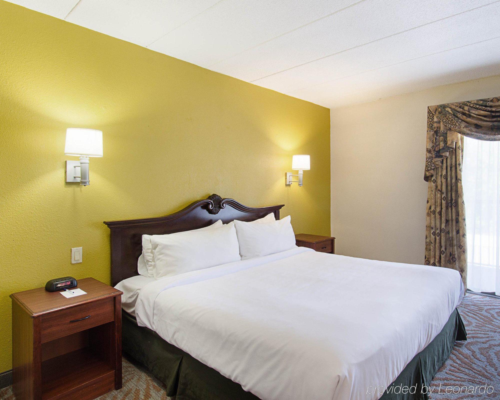 Suburban Extended Stay Hotel Worcester Exterior photo